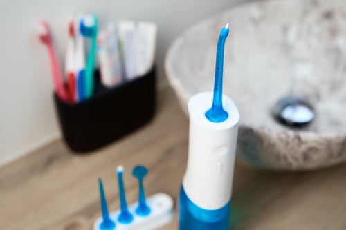 Waterpik vs. Flossing: Which Is More Effective for Oral Health?