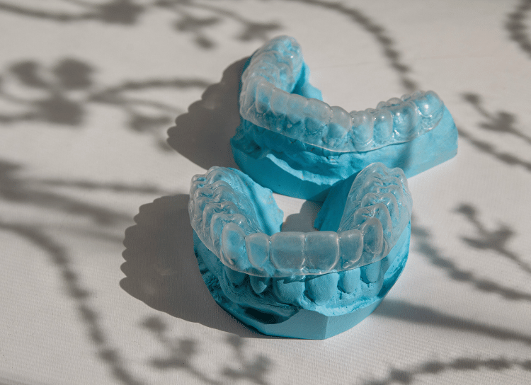 Retainer
